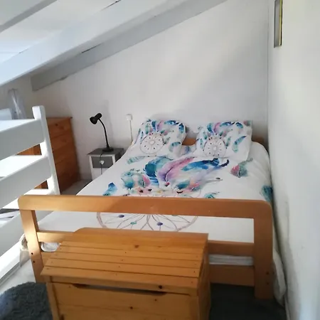 Petite Maison à 300 M De La